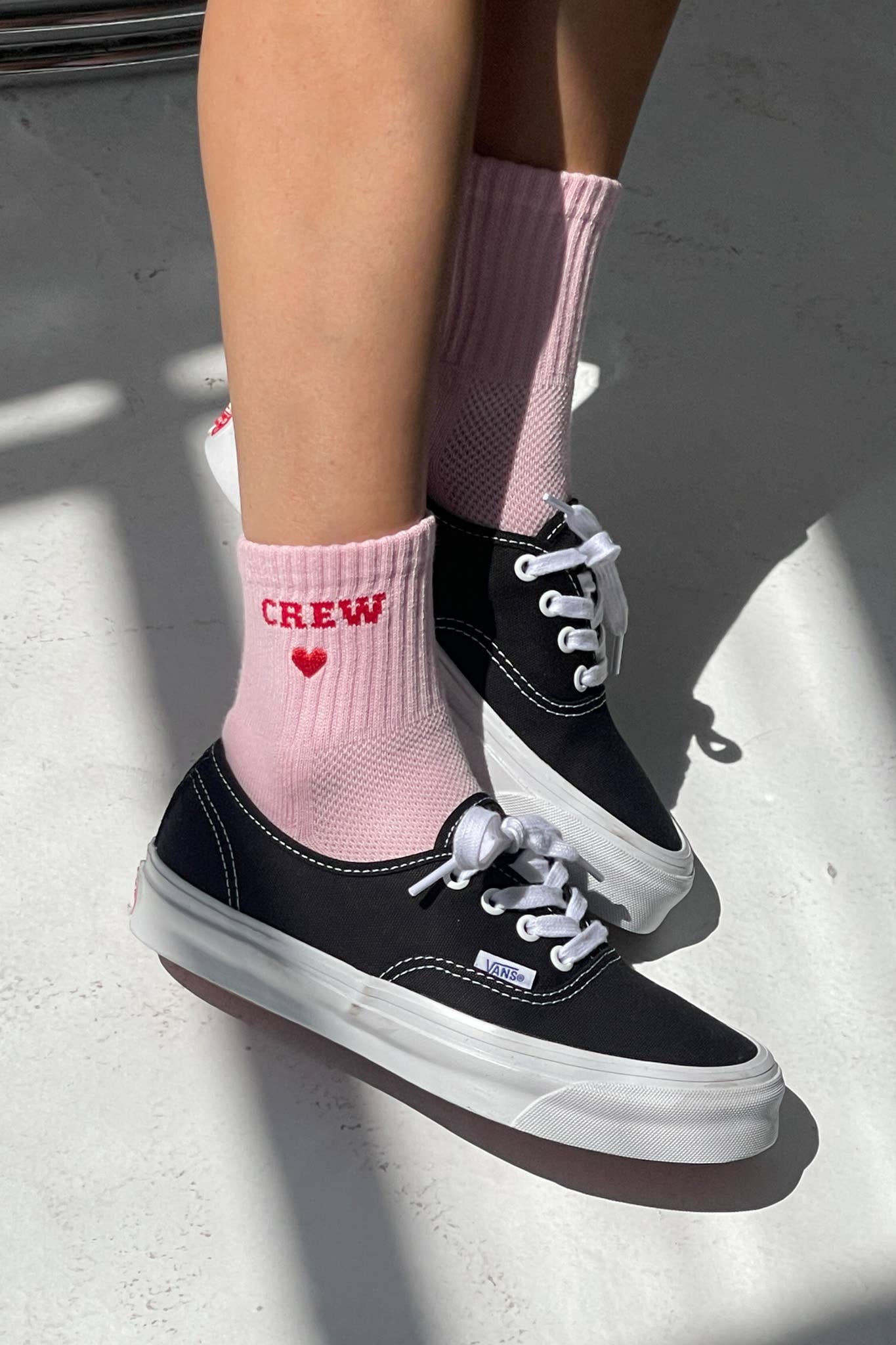 Embroidered Crew Socks STRAWBERRY