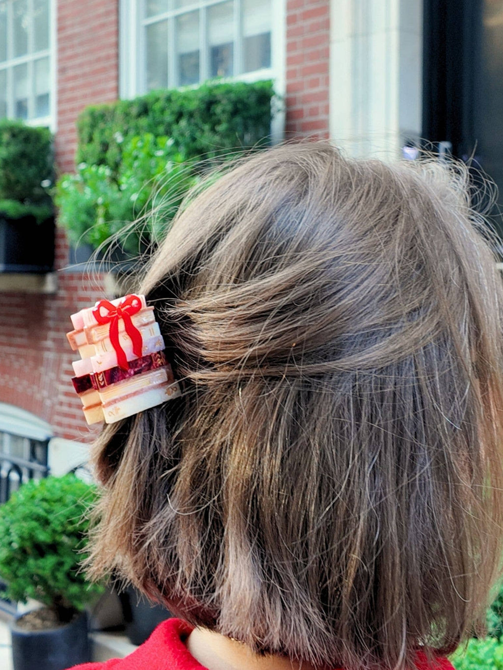 Bookstack Claw Hair Clip
