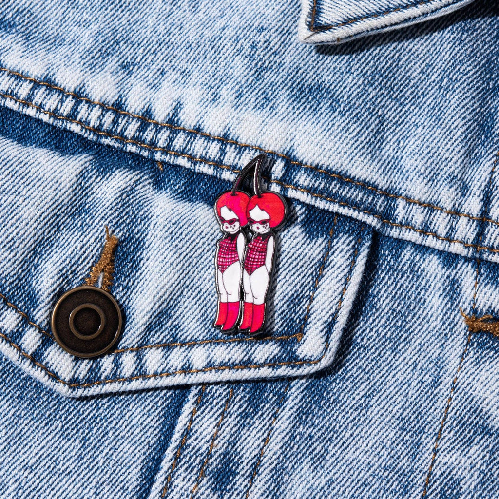 Cerecitas Enamel Pin