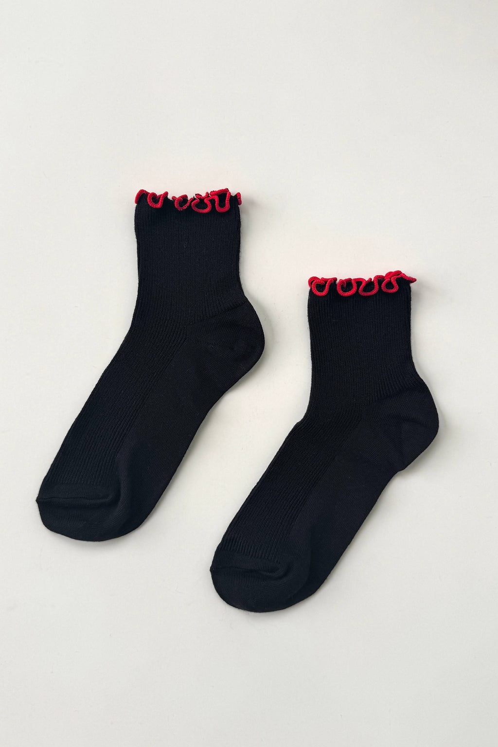 Petite Ruffled Socks BLACK / RED